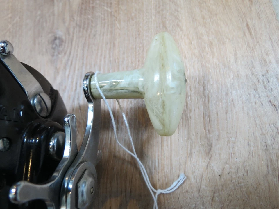 Carrete de pesca de agua salada Ocean City Inductor EE. UU. (lote #17369) Foto 3 de 4