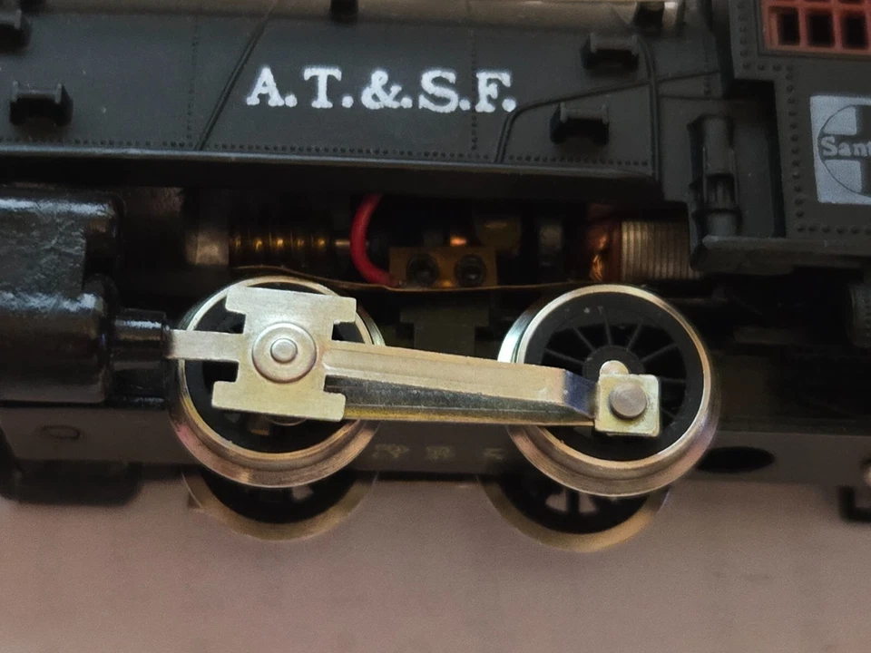 Life-Like HO Scale Model R.R. Steam Locomotive A.T. & S.F. Small/Black BRB - Image 2 of 4