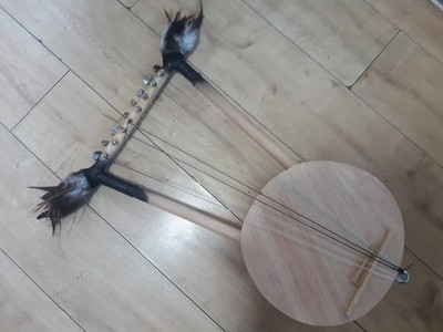 '' 8 Saitige schöne ostafrikanische Harfe, Nyatiti ''