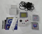 S-131 VINTAGE ORIGINAL NINTENDO GAME BOY CONSOLE WITH GAMES