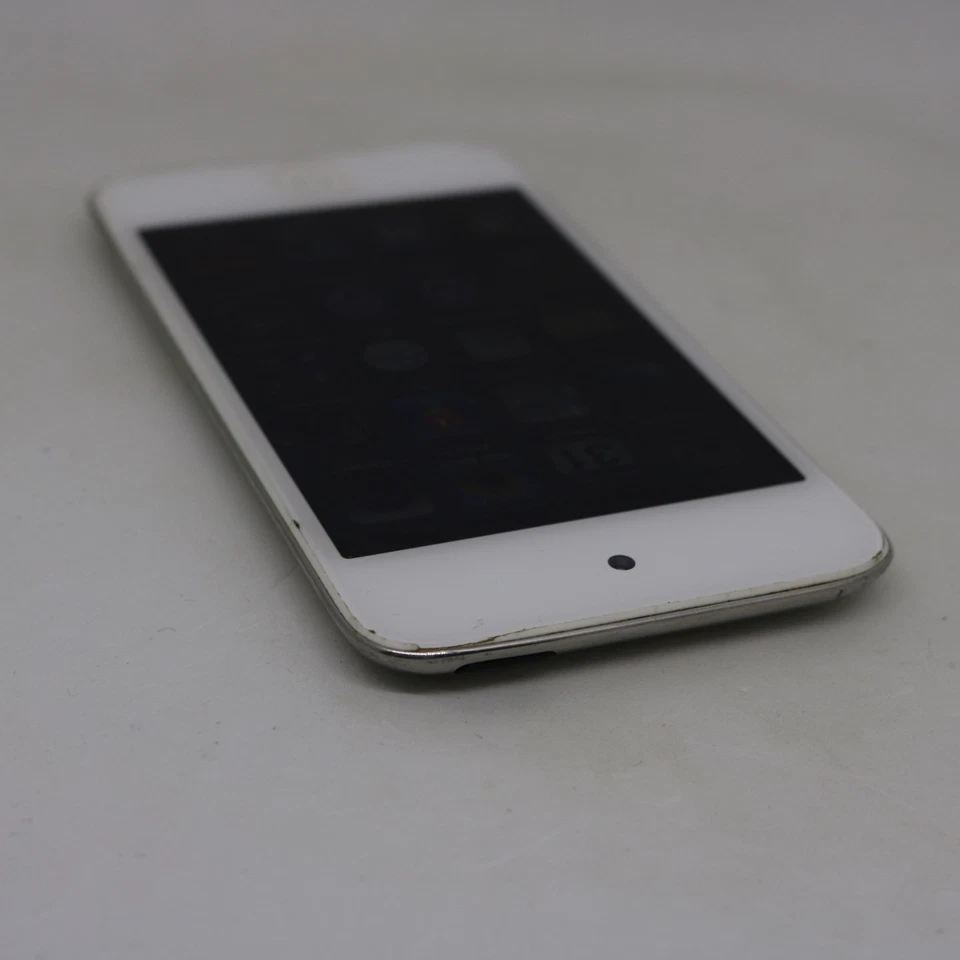 Apple iPod touch 4. Generation Weiß (64GB) MP4 Player / Bluetooth / Händler - Bild 3 von 4