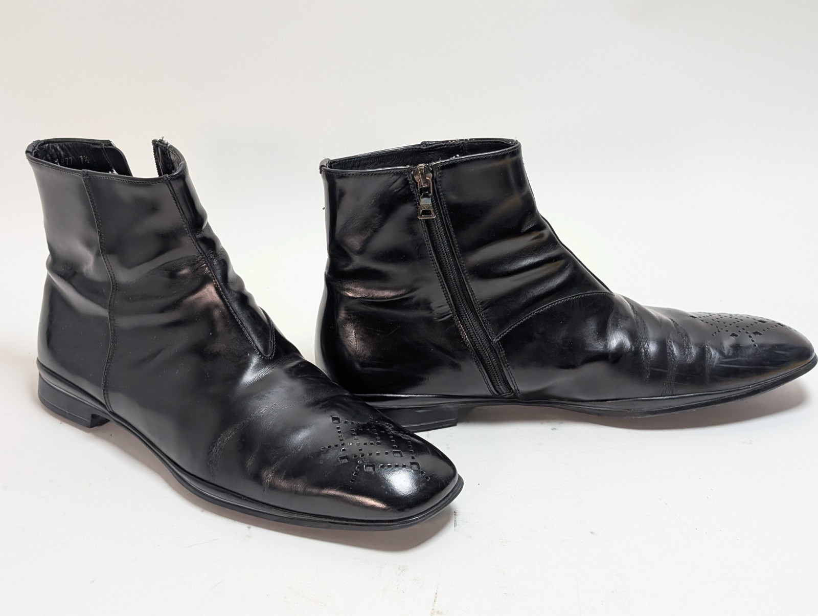 Vintage PRADA Archive 90s Patent Leather Medallion To… - Gem