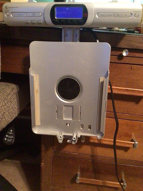 Cabinet Dock For iPad & Apple Devices (Older iPhones And iPads)+iPods-ITIU 760  