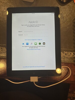 Apple iPad 2 32GB, 9.7 In - Black, Wi-Fi + 3G Cellular (AT&T - No Sim)