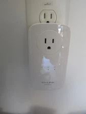 TP-LINK Model TL-PA8030P AV1200 Gigabit Passthrough Powerline Adapter