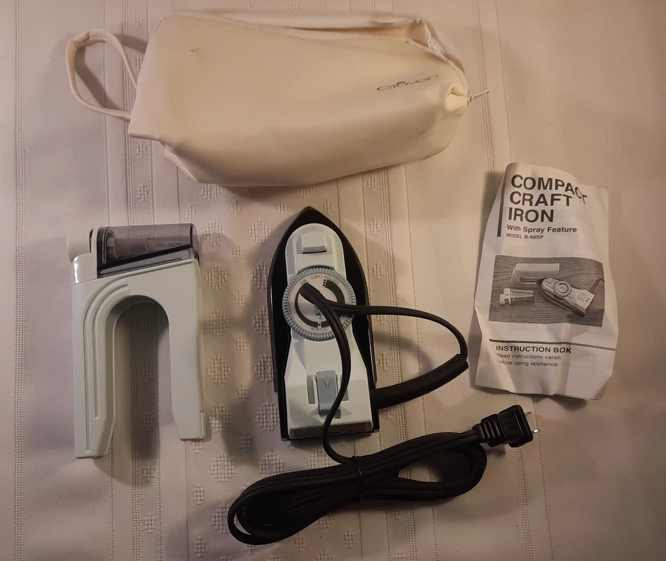 Hierro artesanal compacto Clover B-68SP hierro de viaje plegable con rociador y estuche Foto 4 de 4