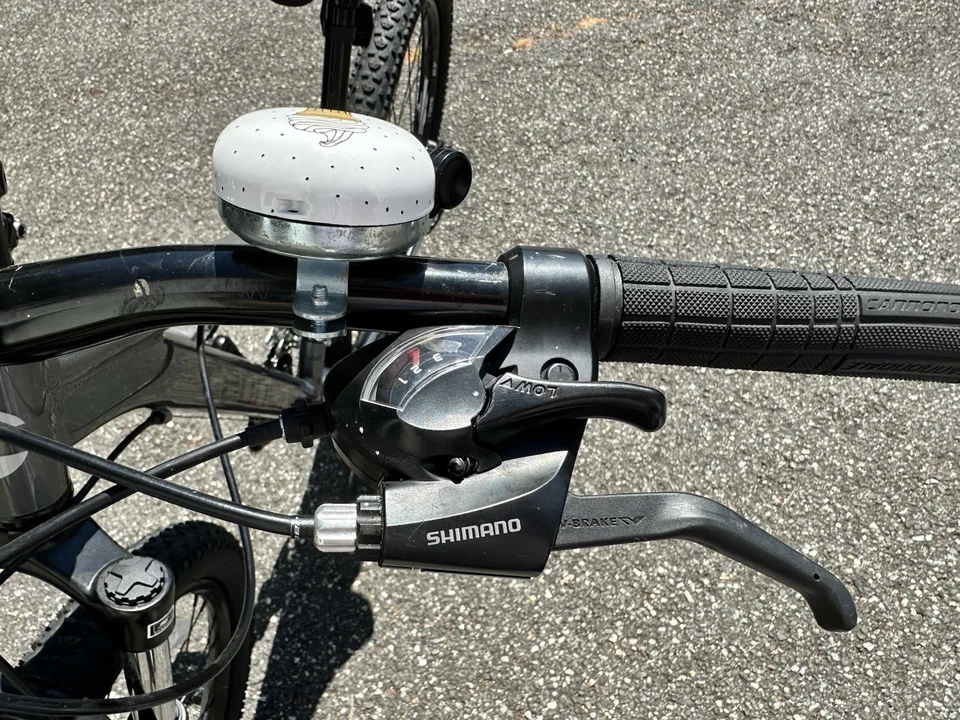 Cannondale Catalyst 27.5 Mountain Bike Size Medium - Image 3 of 4