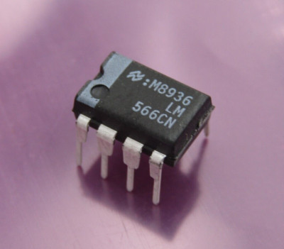 LM566CN NSC Voltage Controlled Oscillator  NOS