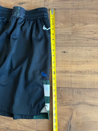 Nike NBA Engineered Team Milwaukee Bucks Shorts ""Fear the Deer"" Größe 42 Large - Bild 9 von 9