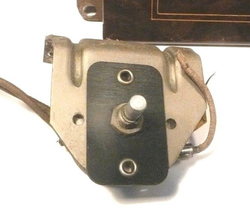 vintage ATWATER-KENT model 85: FRONT PANEL w/ 2 SWITCHES -- volume switch good - Picture 4 of 6