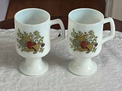 VINTAGE PAIR CORNING SPICE OF LIFE MILK GLASS GRANDMUGS FOOTED MUGS EUC