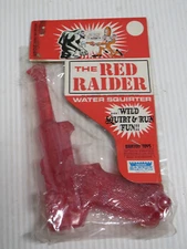 MIP NOS THE RED RAIDER WATER SQUIRTER SQUIRT GUN TOY DIME STORE BARTON 204P D2