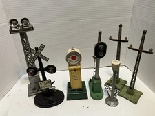 Pre War Post War  O Guage Model Train Accessories 7 Lot