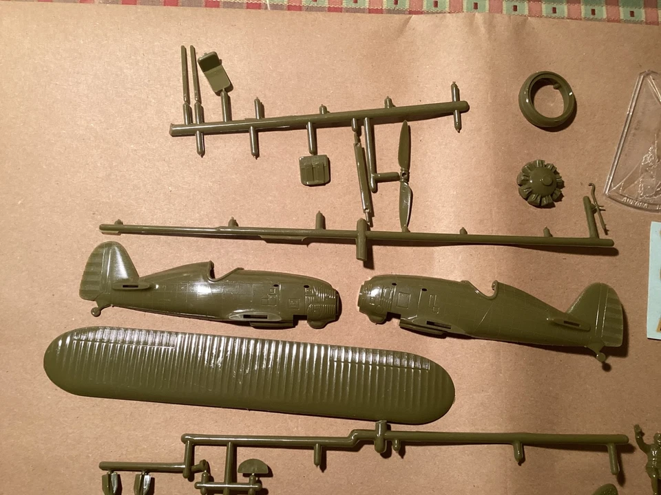 Aurora  Famous Fighters  Boeing P - 12 E  aereo anni ‘60 - Immagine 4 di 4