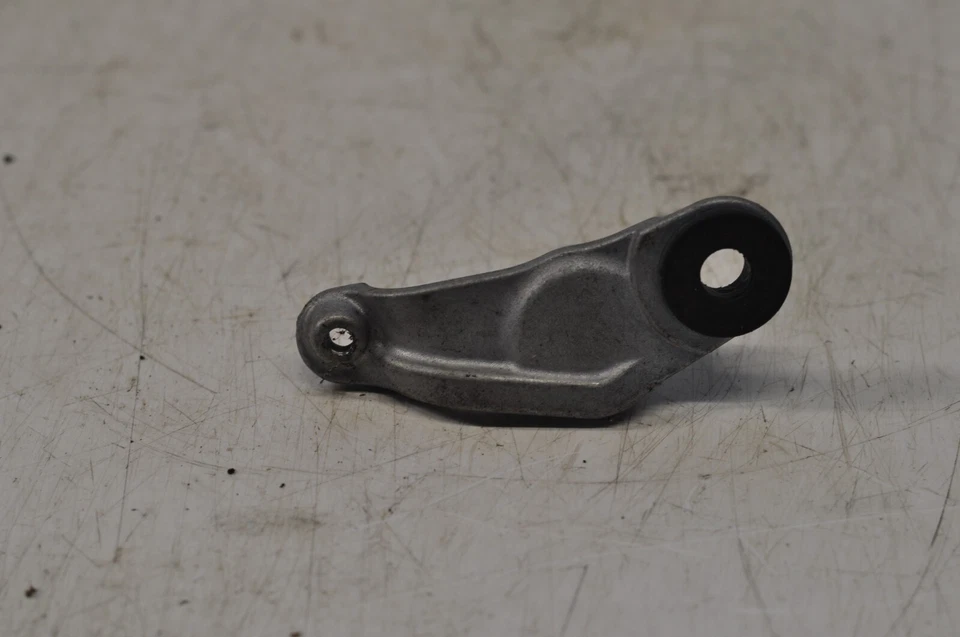 Левый кронштейн топливного бака Yamaha YZF R1 YZF R6 - Изображение 2 из 4