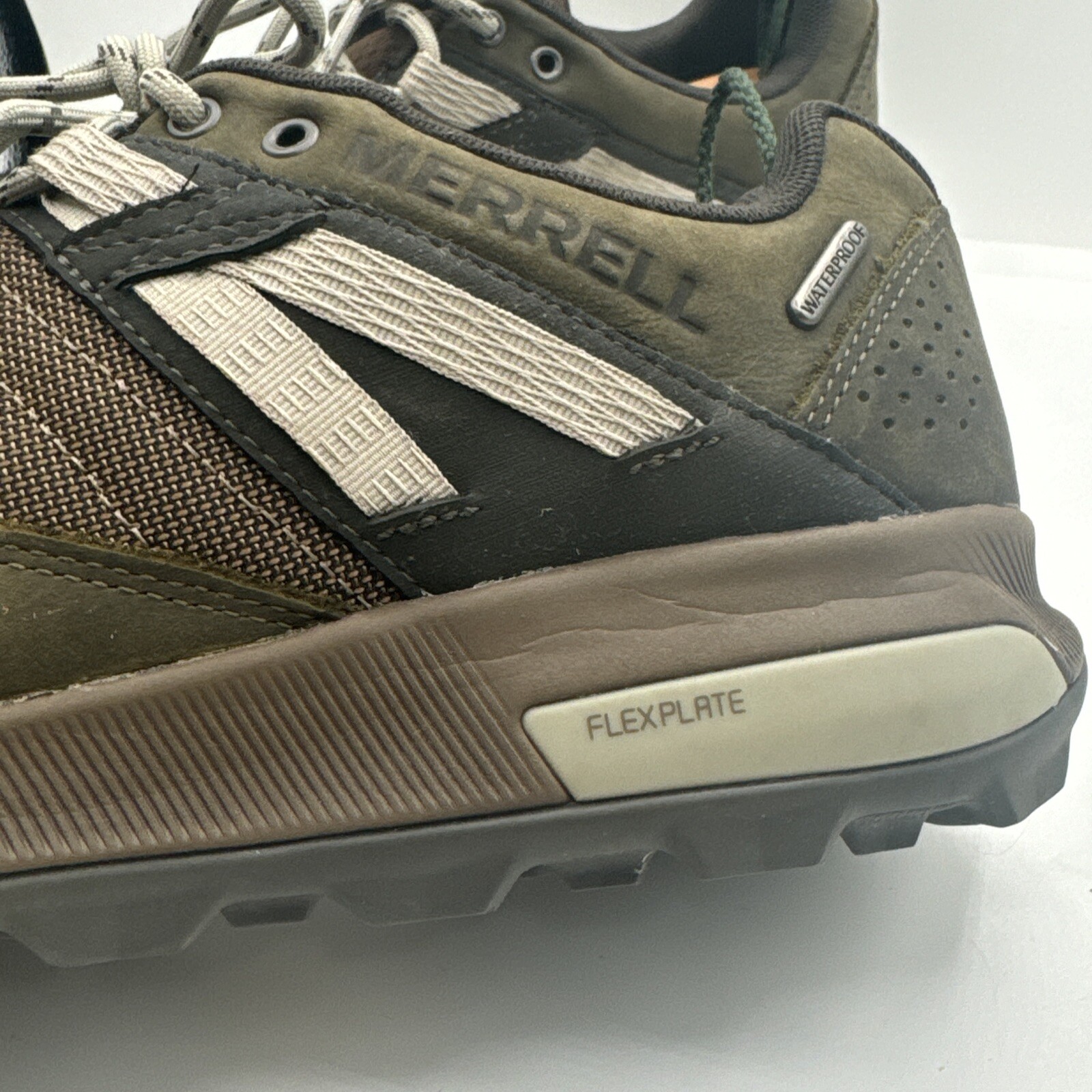 MERRELL Zion scarpe da trekking uomo oliva impermeabili Vibram trail misura 8 5 J16871