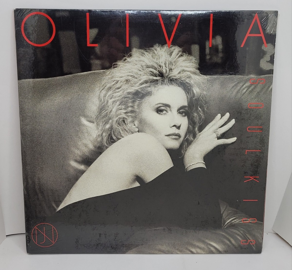 Olivia Newton John - Soul Kiss LP MCA-6151 Gatefold Vinyl