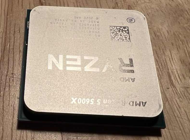 AMD Ryzen 5 5600X Desktop Processor (3.7 GHz, 6 Cores, Socket AM4