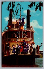 Postcard University of Minnesota, Showboat on Mississippi River, MN Unposted