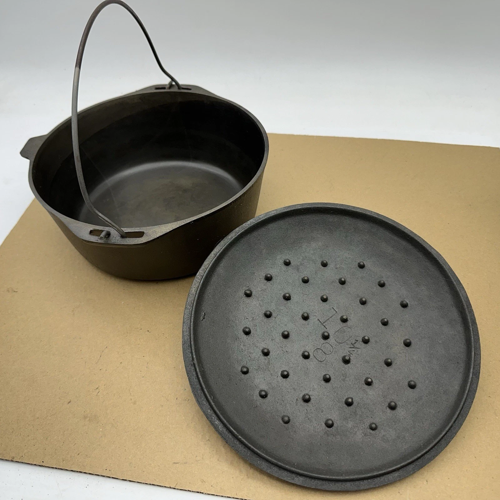 Vintage Unmarked Cast Iron Dutch Oven Pot W/ Self Basting Lid #8 - 10-1/4”