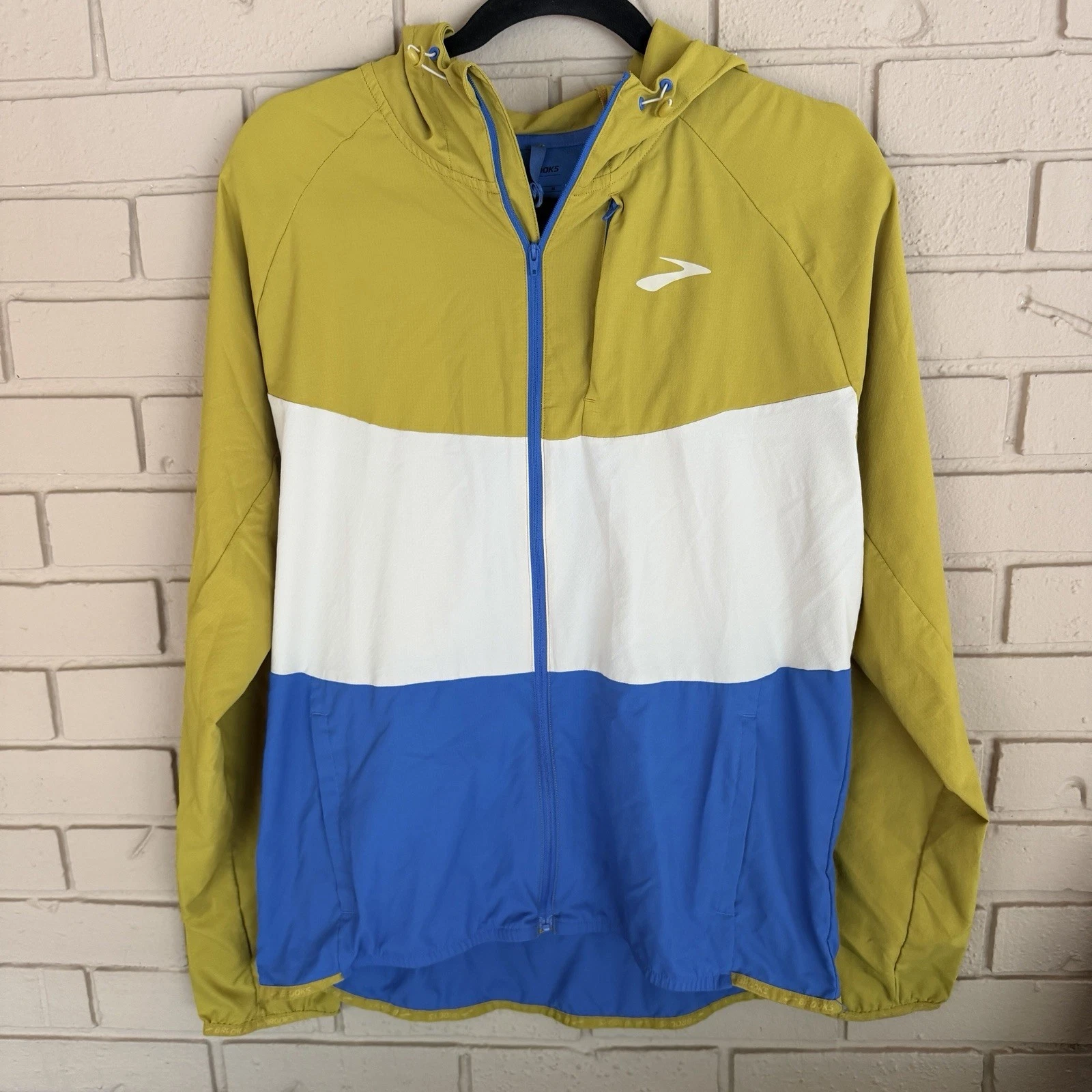 Brooks Jacket Mens Medium Canopy Packable Windbreaker Full Zip Hiking Running
Opens in a new window
