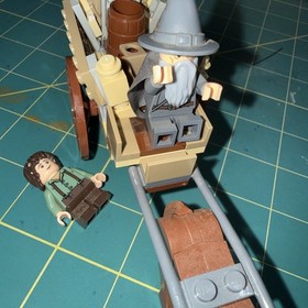 Lego Gandalf Arrives 9469 The Lord of the Rings with Mini Figures Not Complete