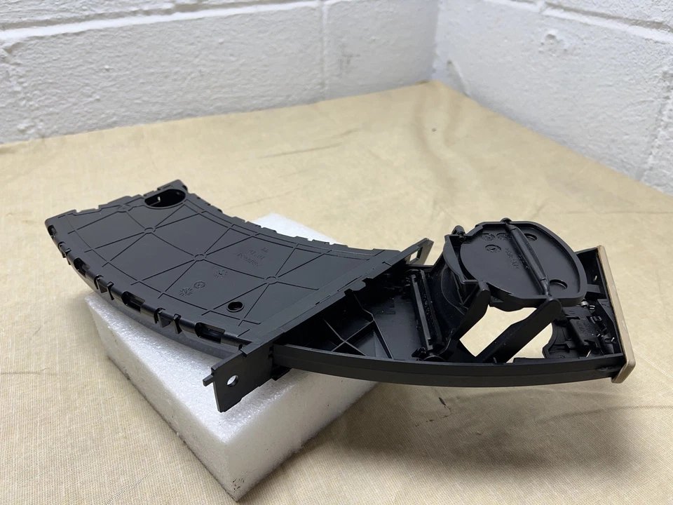 Par portavasos delantero izquierdo y derecho beige bmw 325i 330i 335i 328i M3  Foto 4 de 4