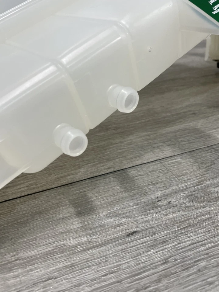 Depósito de refrigerante del motor delantero Dorman 603-5505 compatible con Mack / Volvo Foto 4 de 4