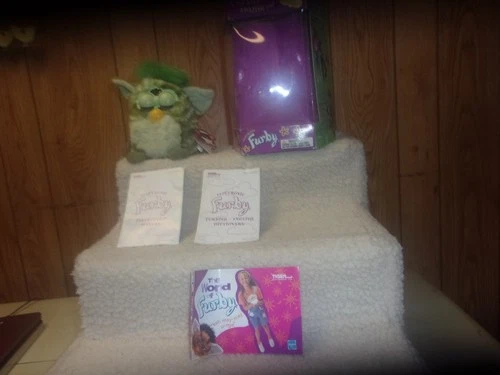 TIGER FROG FURBY BLUE EYES NIB MODEL 70-800