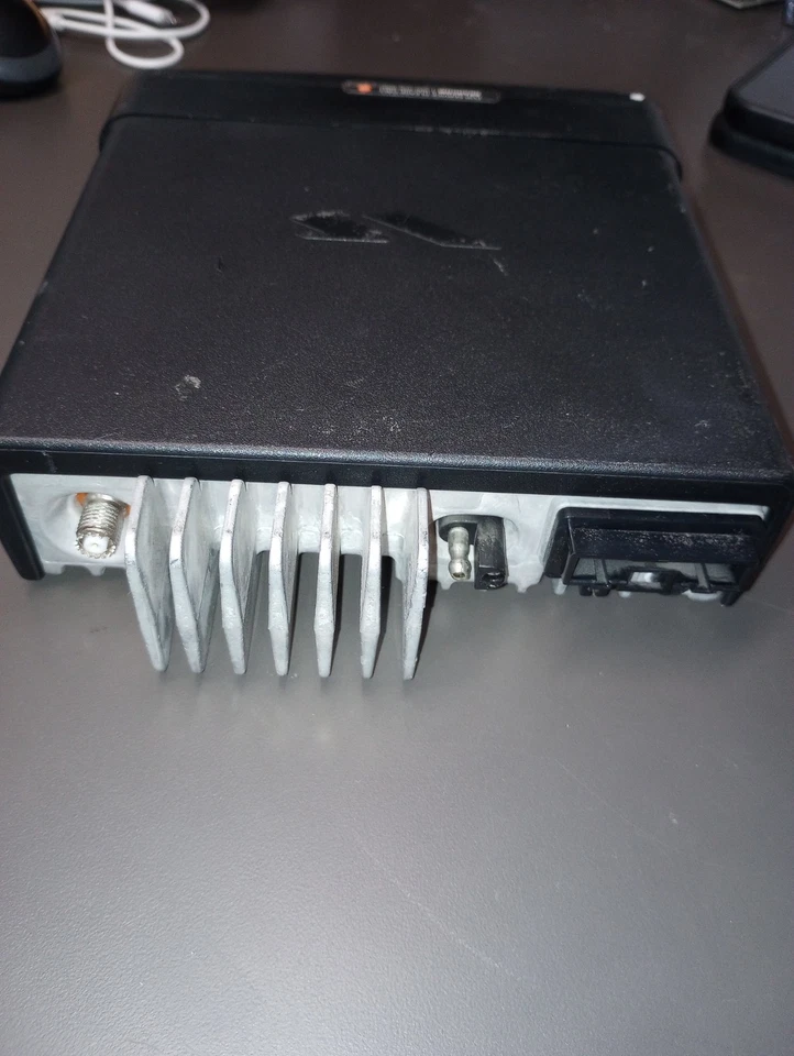 Radio bidireccional móvil digital Vertex VXD-7200-G6-25 UHF 403 - 470 MHz Foto 2 de 2