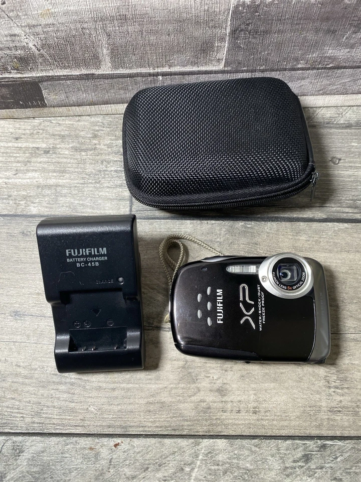 Fujifilm Finepix XP10 12MP Digital Camera Boxed Tested & Working Please Read, photo 1 of 5