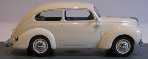 NEO Modelli Scala 1:43 Resina 43795 Ford Taunus G93A Crema NUOVI DI ZECCA - Foto 7 di 12