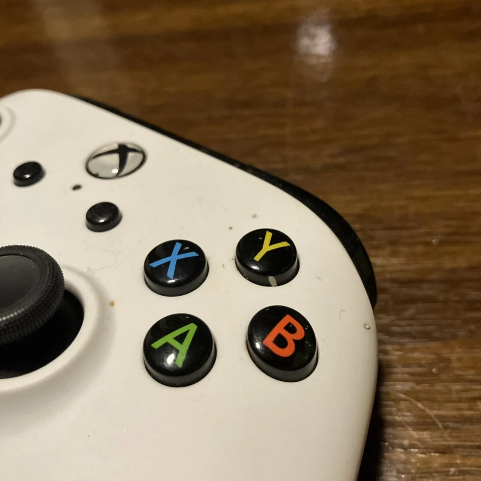 Power A Wired Xbox One White Controller 1506928-01 Sticky Y Button NO CABLE - Image 3 of 4
