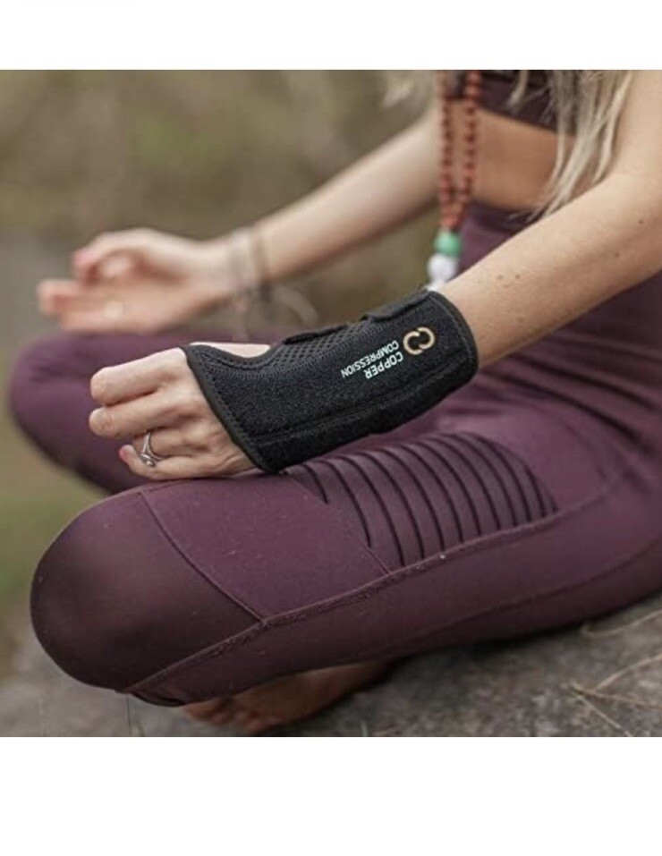 Wrist Brace For Pain Relief - Strong Compression Splint For Carpal Tunnel, Arthritis, Tendinitis (Left Hand, S/M)