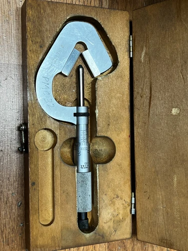 STARRETT V MICROMETER .0001 " NO. 483