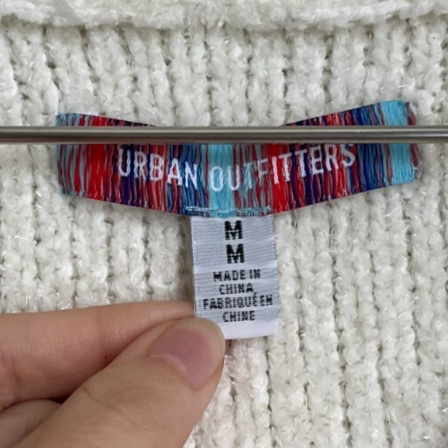 Urban Outfitters Women's Dina Chenille Crop Cardigan in Ivory Size MEDIUM - Image 4 of 4