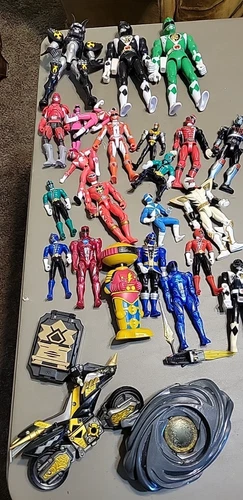 Mixed lot size figures Mighty Morphin Power Rangers Vtg  and etc...