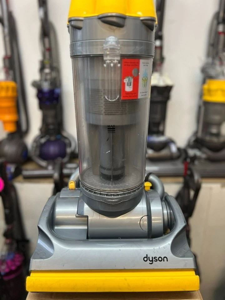 DYSON DC07 ORIGIN ANIMAL VACUUM CLEANER + NEW FILTERS AND NEW ROLLERBRUSH FITTED - Image 2 of 4