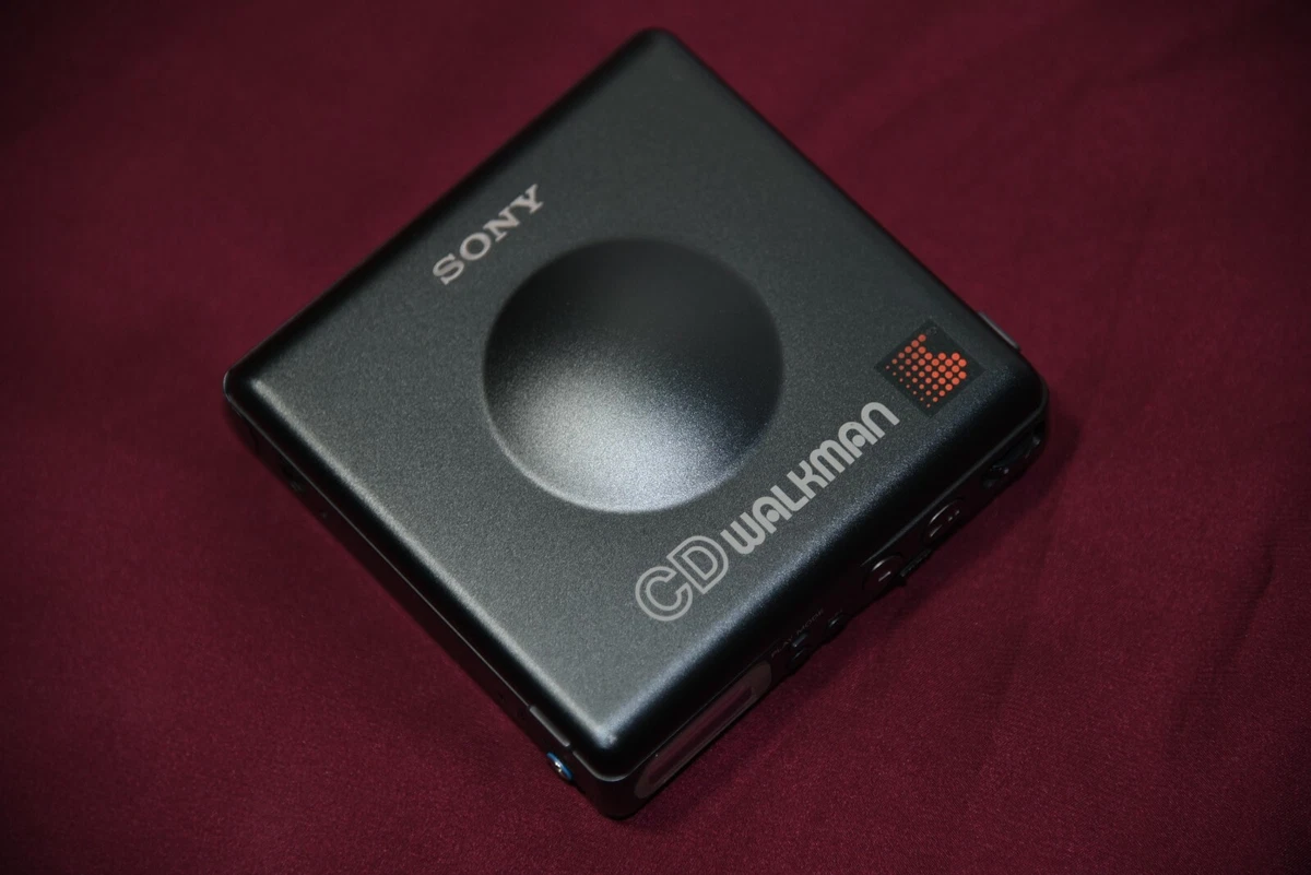 SONY D-82 Portable Player CD Walkman