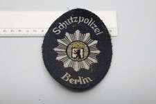 BS51: Stoffabzeichen Polizei Schutzpolizei Berlin schönes altes Stück 