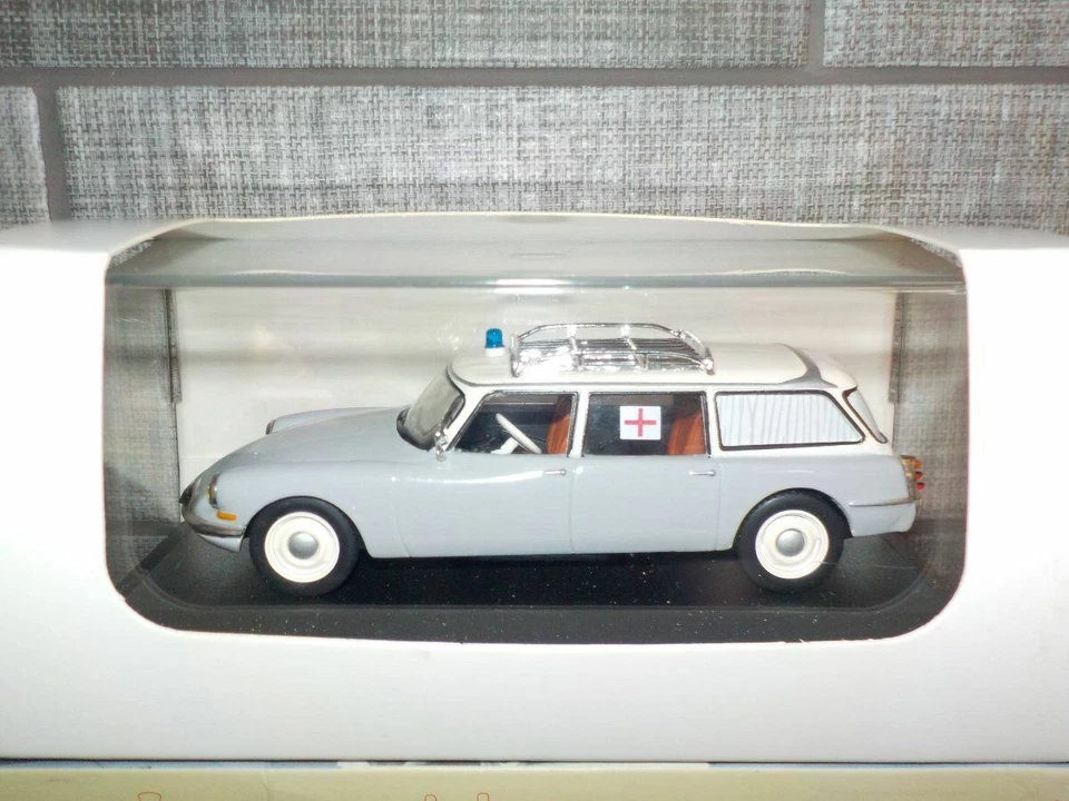 COCHE MODELO AMBULANCIA CITROEN DS19 ESCALA 1:43 IXO ATLAS 7495004 GRIS ESTATE Marca Foto 3 de 4