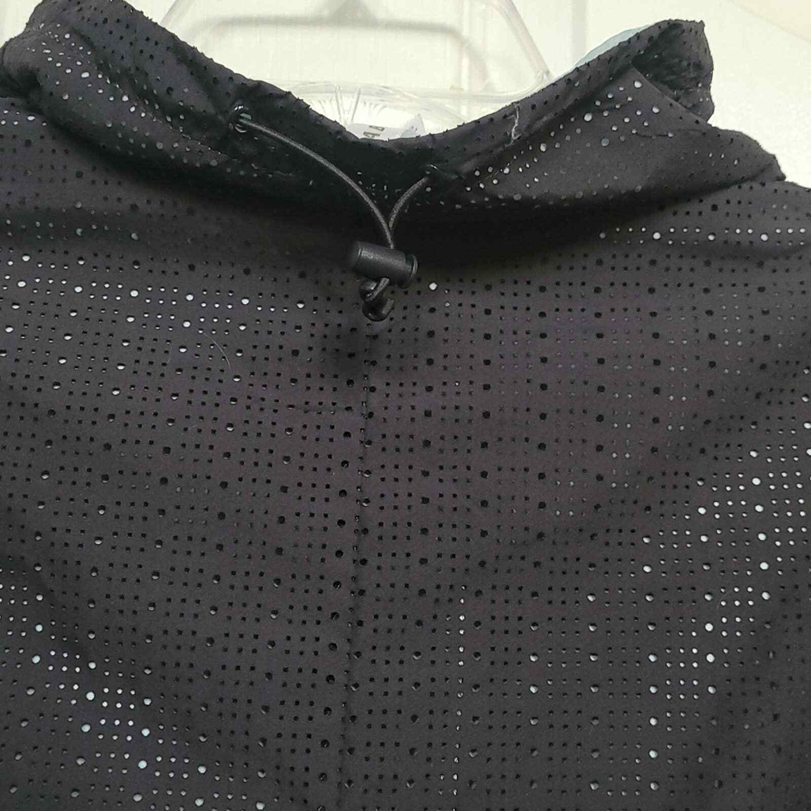 Fabletics windbreaker pullover. Gray. Size small - image 4