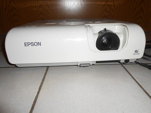 Epson EMP-X5 Beamer nur 270 Lampenstunden - Bild 2 von 7