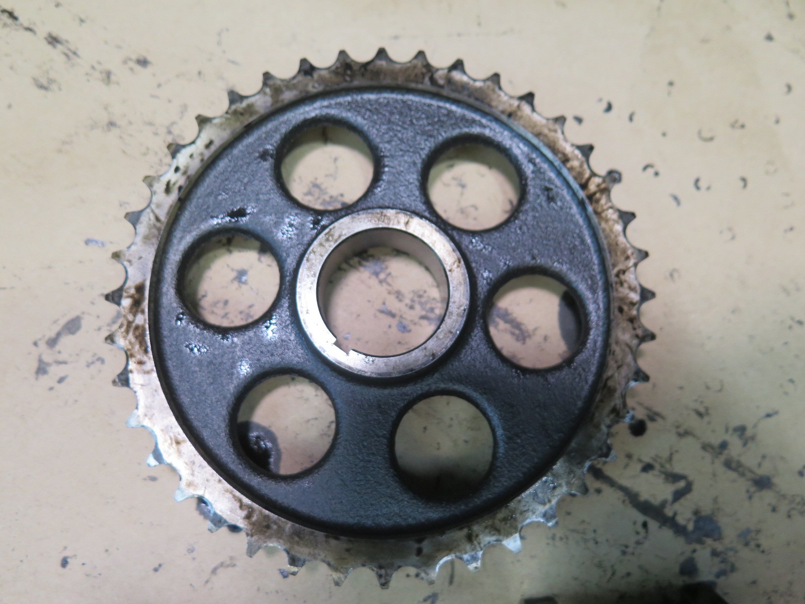 81-83 MERCEDES W123 240D OM616 DIESEL ENGINE MOTOR CAMSHAFT & ROCKER ARM OEM thumbnail 4