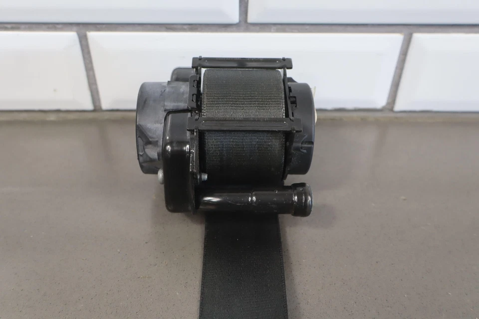 Fiat 500 Abarth 2012-2017 (2 puertas) retractor cinturón seguridad conductor izquierdo Foto 3 de 4