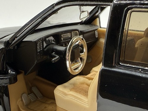 Jada Toys escala 1:24 Dub City 2002 GMC Yukon Denali Dub Shop coche diecast negro - Imagen 5 de 8