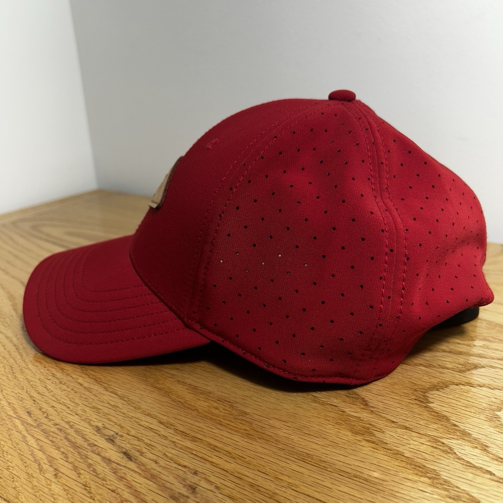 Merrell Uomo Maglia Schiena Traspirante aderente ~Grande Cappello Berretto Escursionismo Golf Camp Rosso