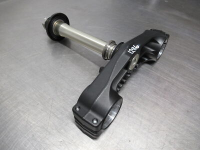 専用　21 EB1286 2021 KAWASAKI Z H2 1000 ZR1000LM LOWER FORK HOLDER TRIPLE