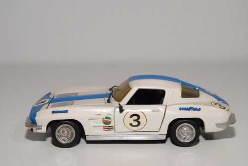 B14 1:24 REVELL CHEVROLET CORVETTE STINGRAY RALLY EXCELLENT CONDITION - Imagen 2 de 9