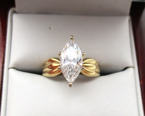 14K Yellow Gold Diamonique Solitaire Ring Size 7 [R334]